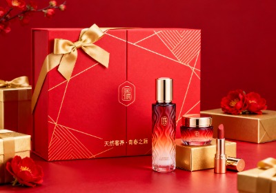 高端护肤品礼盒：红色与金色的奢华之源